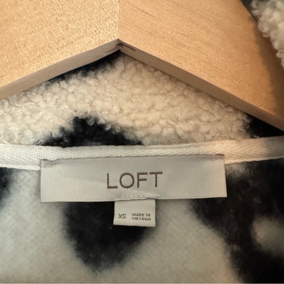 Loft Leopard Print Sherpa Snap Collar jacket size XS - Picture 3 of 7